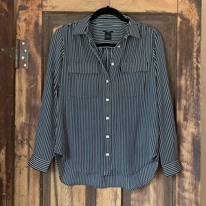 ANN TAYLOR PETITE button up blouse